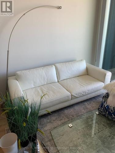 3212 - 7895 Jane Street, Vaughan, ON - Indoor