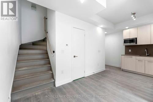 139 - 69 Curlew Drive, Toronto, ON - Indoor Photo Showing Kitchen