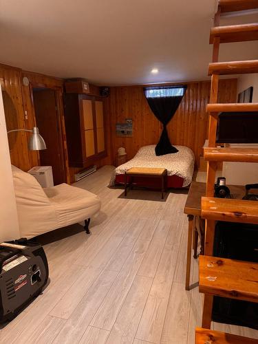 Salle familiale - 170 Ch. Maplewood, Saint-Adolphe-D'Howard, QC - Indoor