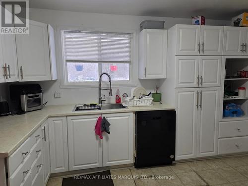 3233 Richmond Drive, Cornwall, ON - Indoor Photo Showing Kitchen