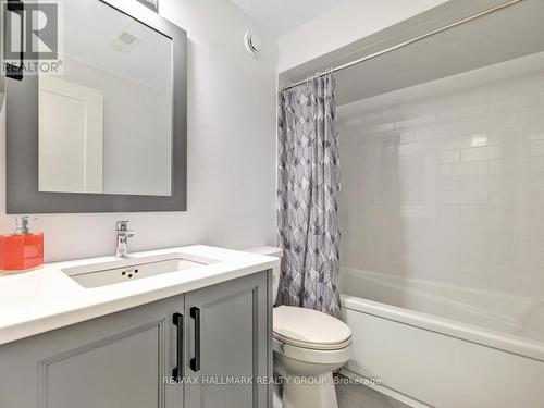 539 Compass Street, Ottawa, ON - Indoor Photo Showing Bathroom