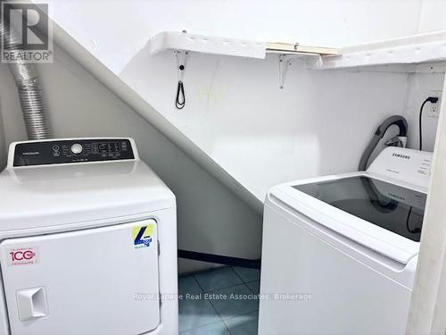 130 Kingswood Drive, Brampton, ON - Indoor Photo Showing Laundry Room