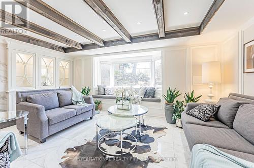 6 Penwood Crescent, Toronto, ON - Indoor Photo Showing Living Room