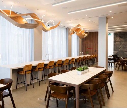 2508-40 Lagerfeld Drive, Brampton, ON - Indoor Photo Showing Dining Room