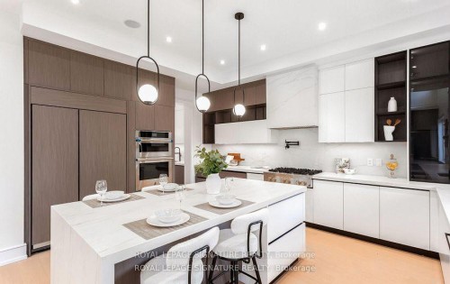 365 Jumna Avenue, Mississauga, ON - Indoor Photo Showing Kitchen With Upgraded Kitchen