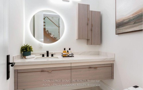 365 Jumna Avenue, Mississauga, ON - Indoor Photo Showing Bathroom