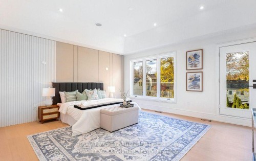 365 Jumna Avenue, Mississauga, ON - Indoor Photo Showing Living Room