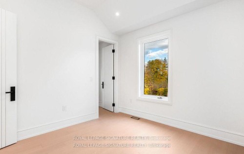 365 Jumna Avenue, Mississauga, ON - Indoor Photo Showing Other Room