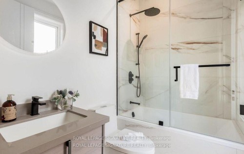 365 Jumna Avenue, Mississauga, ON - Indoor Photo Showing Bathroom