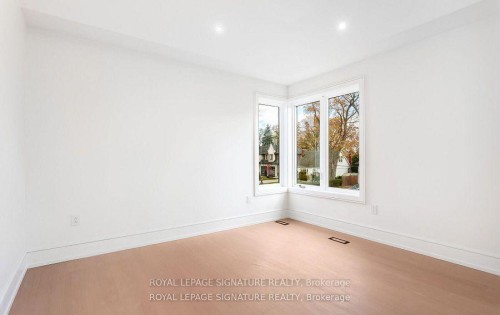 365 Jumna Avenue, Mississauga, ON - Indoor Photo Showing Other Room