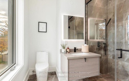 365 Jumna Avenue, Mississauga, ON - Indoor Photo Showing Bathroom