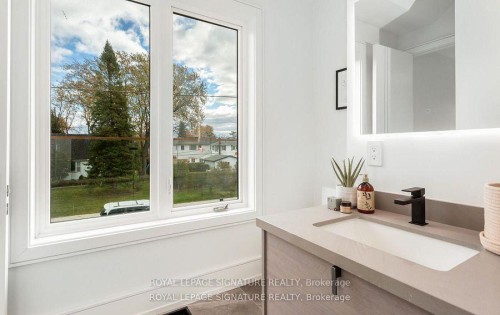 365 Jumna Avenue, Mississauga, ON - Indoor