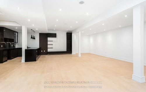 365 Jumna Avenue, Mississauga, ON - Indoor Photo Showing Other Room