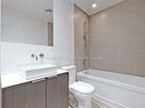 414-159 Dundas Street E, Toronto, ON - Indoor Photo Showing Bathroom