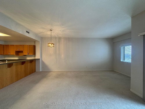 309-210 Main Street E, Haldimand, ON - Indoor