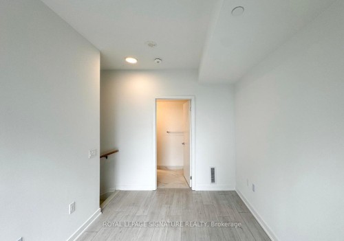 188 F-1608 Charles Street W, Whitby, ON - Indoor Photo Showing Other Room