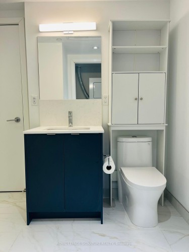 188 F-1608 Charles Street W, Whitby, ON - Indoor Photo Showing Bathroom