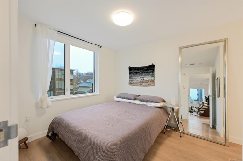 407-1115 Johnson St, Victoria, BC - Indoor Photo Showing Bedroom