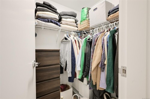 407-1115 Johnson St, Victoria, BC - Indoor With Storage