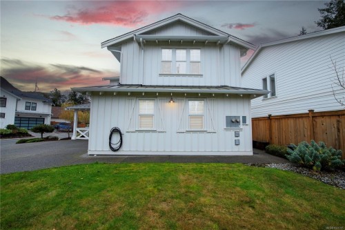 17 Jedstone Pl, View Royal, BC 