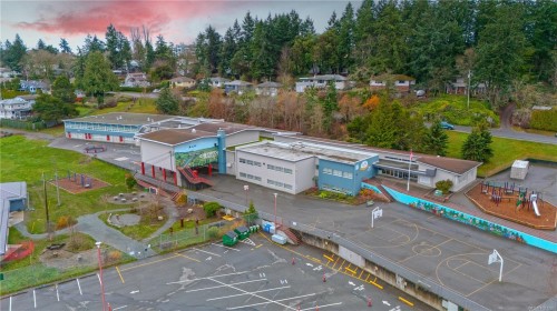 17 Jedstone Pl, View Royal, BC 