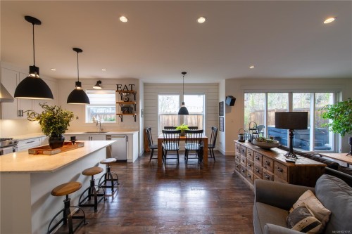 17 Jedstone Pl, View Royal, BC 