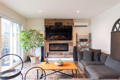 17 Jedstone Pl, View Royal, BC 