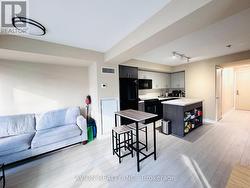 604 - 126 SIMCOE STREET  Toronto, ON M5H 4E6