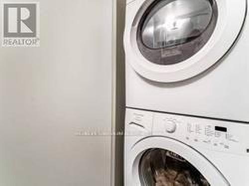 2607 - 9 Bogert Avenue, Toronto, ON - Indoor Photo Showing Laundry Room