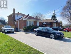 UPER LEVEL - 22 PRINCEWAY DRIVE  Toronto, ON M1R 2V9