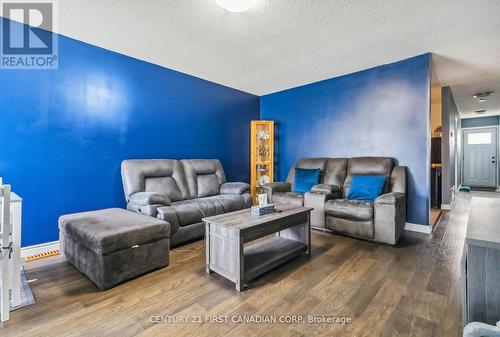 61 Tanner Drive, London East (East P), ON - Indoor Photo Showing Living Room