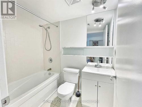 820 - 111 Elizabeth Street, Toronto, ON - Indoor Photo Showing Bathroom