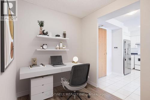 1206 - 9 Northern Heights Drive, Richmond Hill, ON - Indoor Photo Showing Office