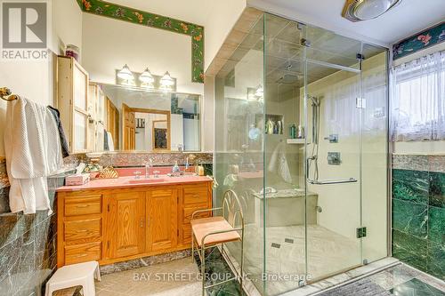 162 Prospect Street S, Hamilton, ON - Indoor Photo Showing Bathroom