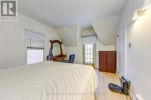 162 Prospect Street S, Hamilton, ON - Indoor Photo Showing Bedroom