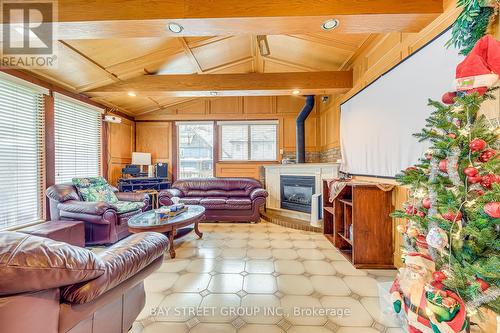 162 Prospect Street S, Hamilton, ON - Indoor Photo Showing Living Room With Fireplace