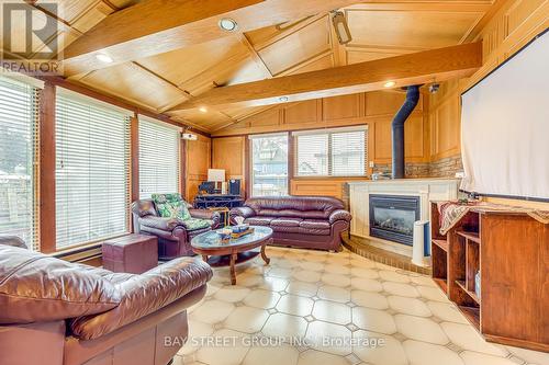 162 Prospect Street S, Hamilton, ON - Indoor Photo Showing Living Room With Fireplace