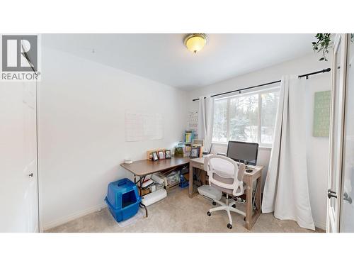 4983 Smith Road, 108 Mile Ranch, BC - Indoor Photo Showing Office