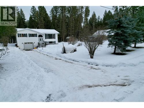 4983 Smith Road, 108 Mile Ranch, BC - Outdoor