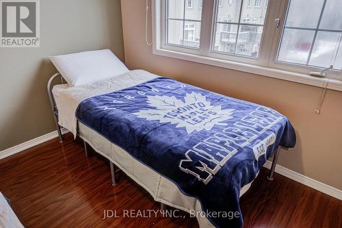 14 - 10 Post Oak Drive, Richmond Hill, ON - Indoor Photo Showing Bedroom