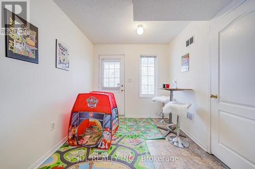 14 - 10 Post Oak Drive, Richmond Hill, ON - Indoor Photo Showing Other Room