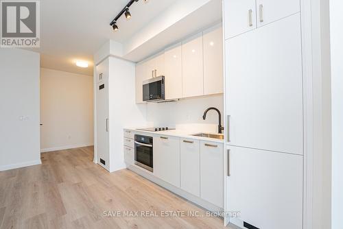 Ph 11 - 280 Dundas Street W, Toronto, ON - Indoor Photo Showing Kitchen