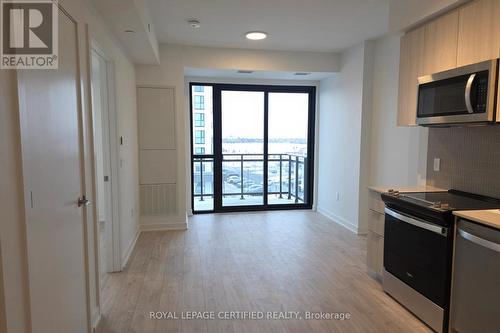 402 - 720 Whitlock Avenue, Milton, ON - Indoor Photo Showing Kitchen