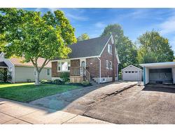 48 Cornhill Street  Chatham, ON N7L 1M7