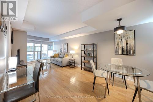 210 - 270 Wellington Street W, Toronto, ON - Indoor Photo Showing Dining Room