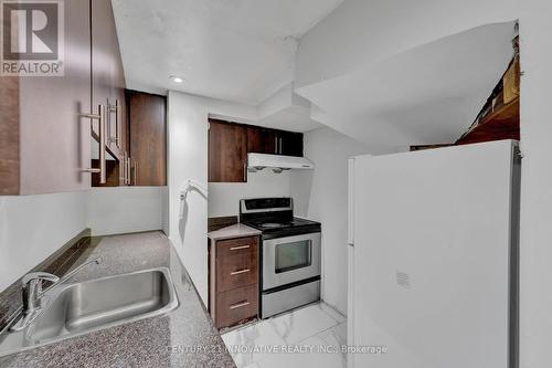 Bsmt - 10 Blake Court, Ajax, ON - Indoor Photo Showing Kitchen