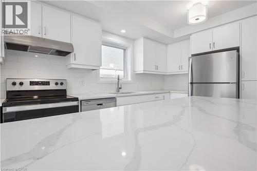 15 Stauffer Woods Trail Unit# C9, Kitchener, ON 