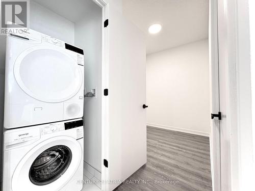 4801 - 8 Interchange Way, Vaughan, ON - Indoor Photo Showing Laundry Room