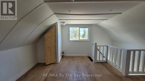 46 Glenwood Drive, Wasaga Beach, ON - Indoor Photo Showing Other Room