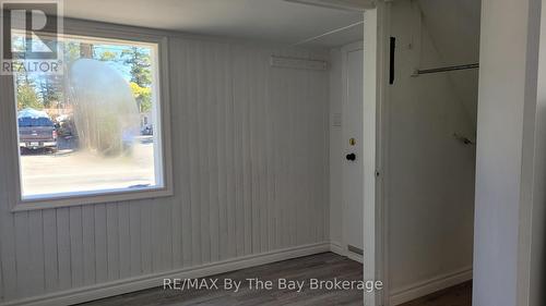 46 Glenwood Drive, Wasaga Beach, ON - Indoor Photo Showing Other Room